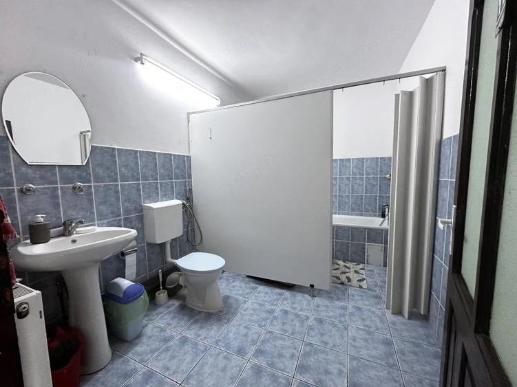 Casă cu 6 camere cu Teren 370 Mp în Olimpia-Stadion