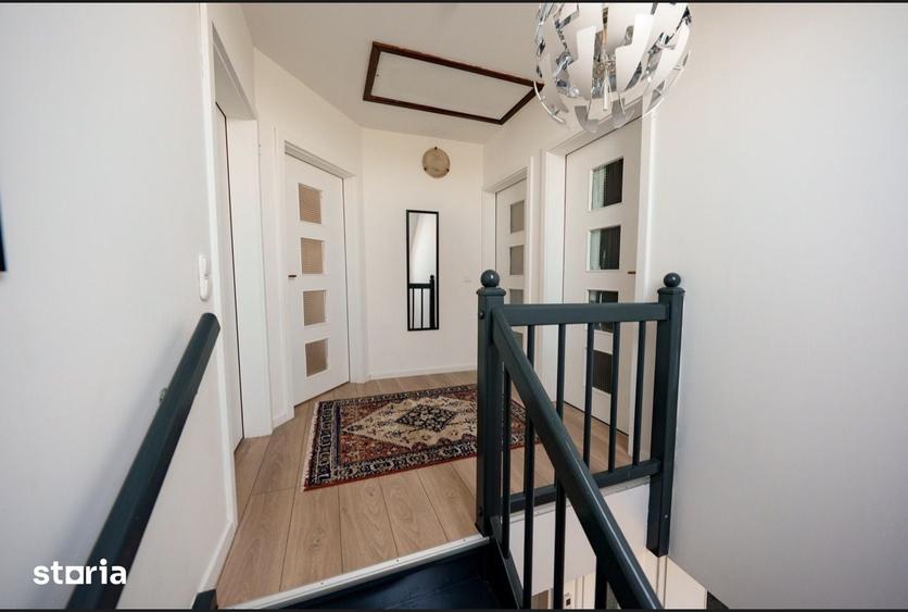 Casă cu 6 camere cu Teren 3700 Mp în Central