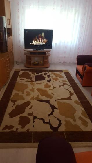 Apartament cu 3 camere decomandat în Județean