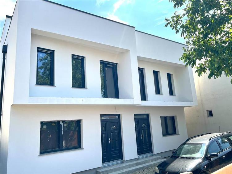 Casă cu 4 camere cu Teren 509 Mp în Cantemir