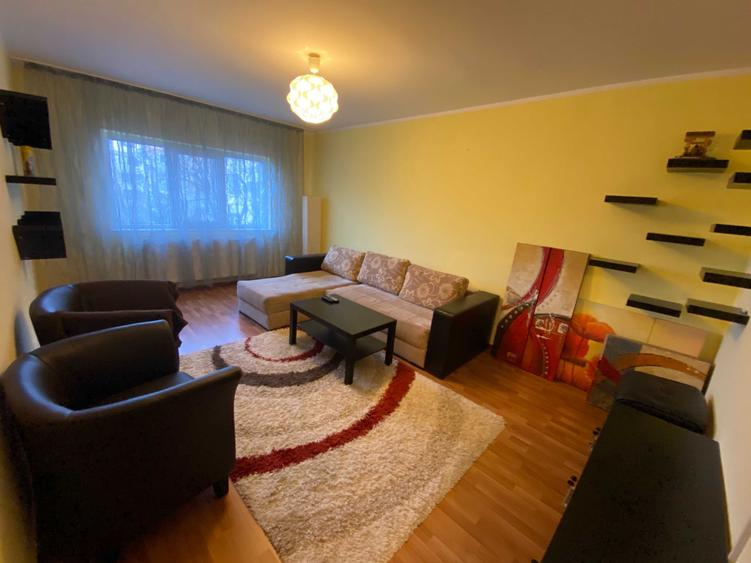Inchiriere apartament 2 camere, Micro 21 - 1
