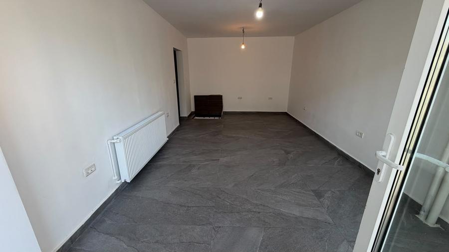Apartament cu 2 camere decomandat în Casa de Cultură