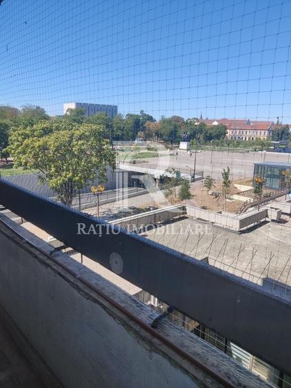 Apartament cu 3 camere decomandat, mobilat în Cetății