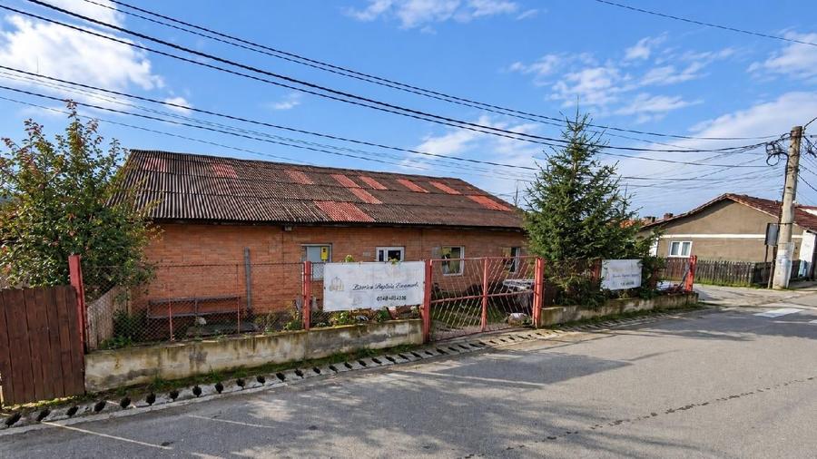 Spațiu comercial, de 151 mp, în Petrila