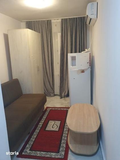 Garsonieră în Vest