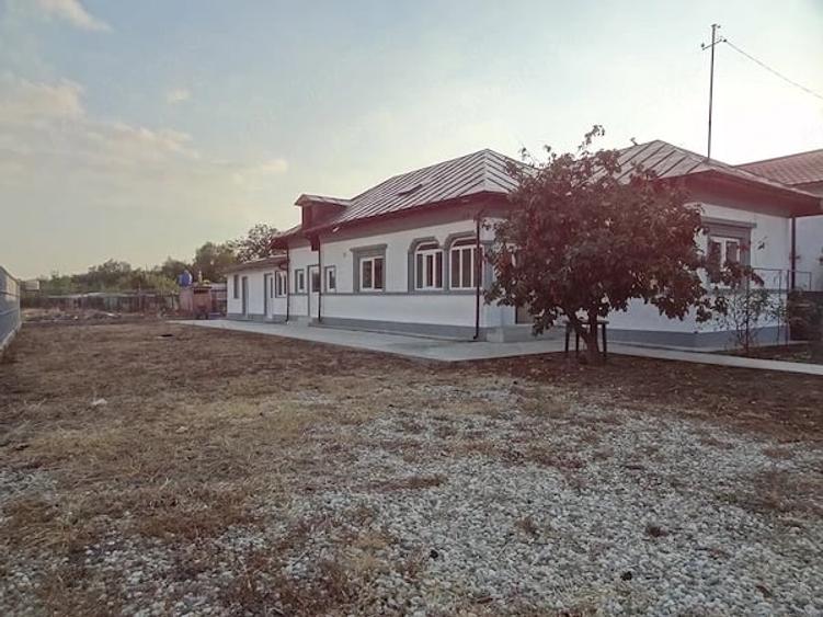 Apartament cu 5 camere în Domnești