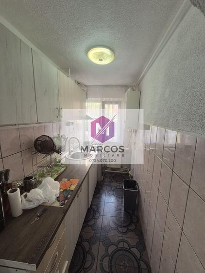 Apartament cu 3 camere semidecomandat, mobilat în Micro III