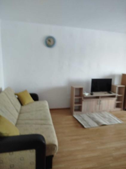 Apartament cu 2 camere decomandat în Calea București