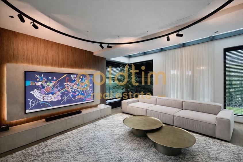 Casă individuală cu 8 camere decomandat cu Piscina în Pipera