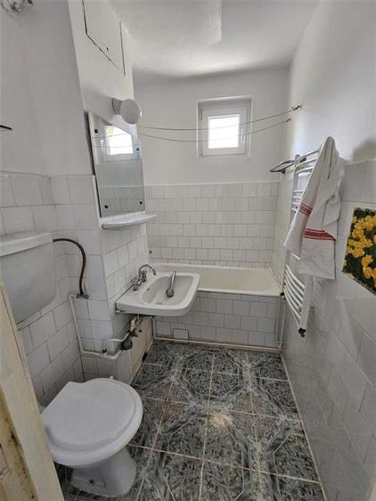 Apartament cu 2 camere semidecomandat în Centrul Civic