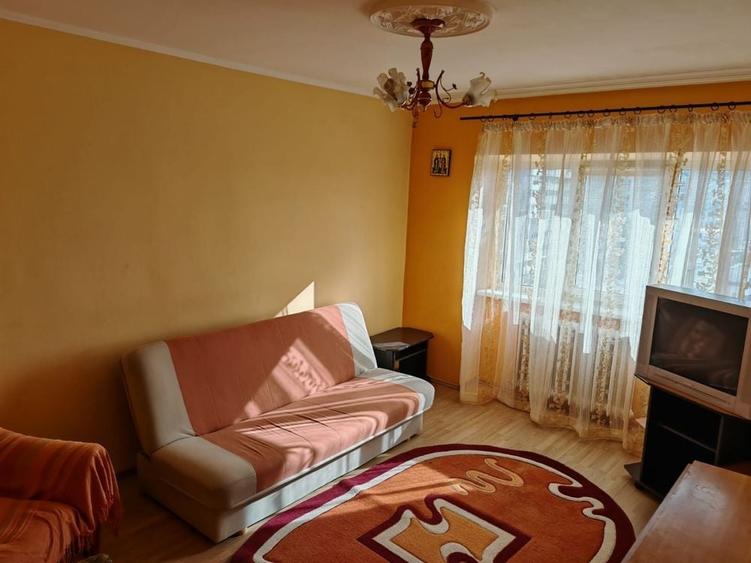 Apartament cu 3 camere decomandat în Păcurari