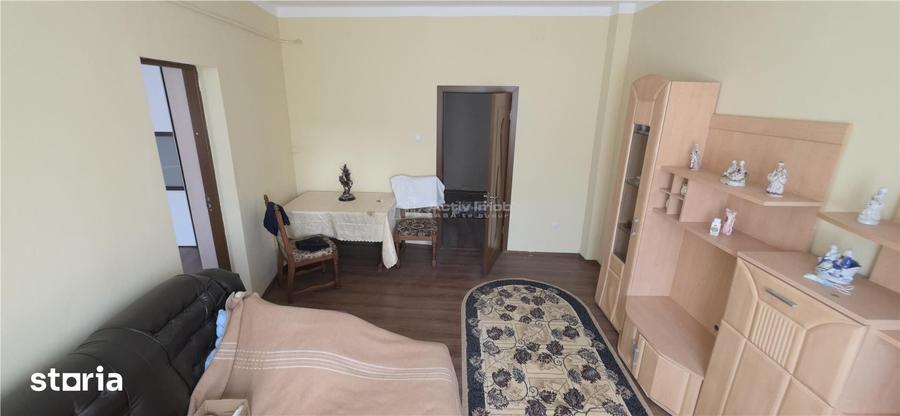 Casă cu 4 camere cu Teren 464 Mp în Central