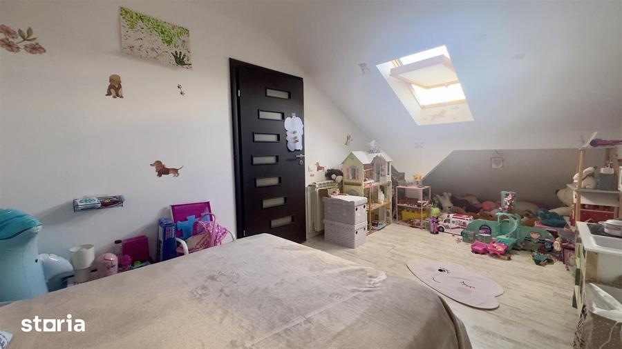 Apartament cu 3 camere în Est