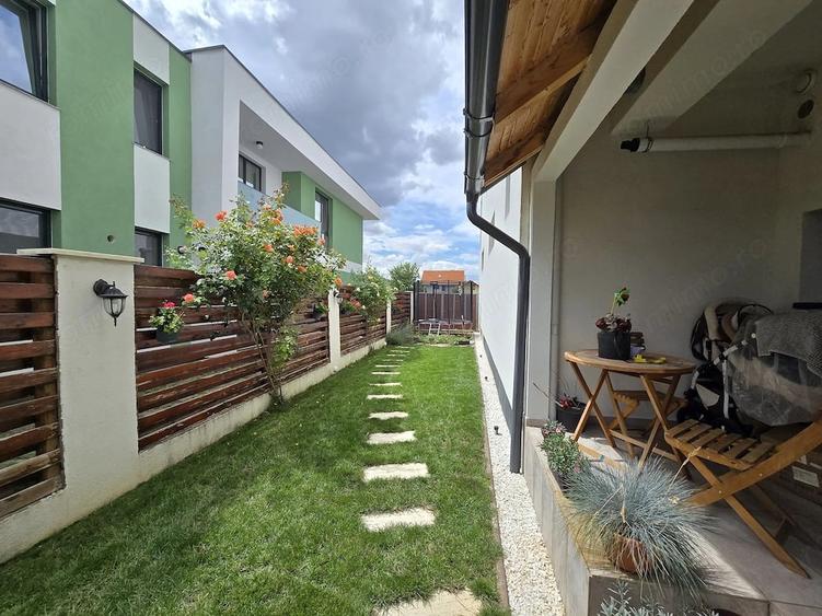 Apartament cu 3 camere decomandat în Dumbrăvița