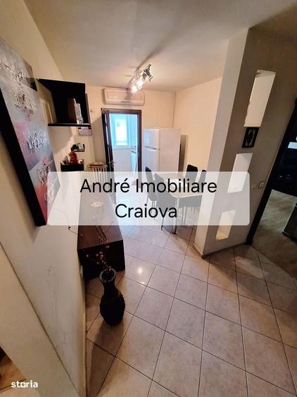 Apartament cu 2 camere decomandat în Calea București