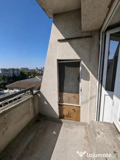 Apartament cu 4 camere decomandat în Lăpuș Argeș