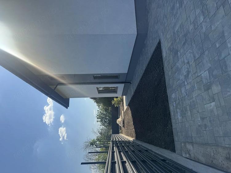 Casă cu 5 camere cu Teren 538 Mp în Central
