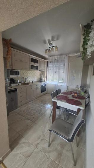 Apartament cu 2 camere decomandat în Exterior Vest