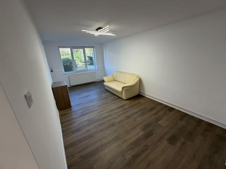 Apartament cu 2 camere decomandat, mobilat în Debarcader