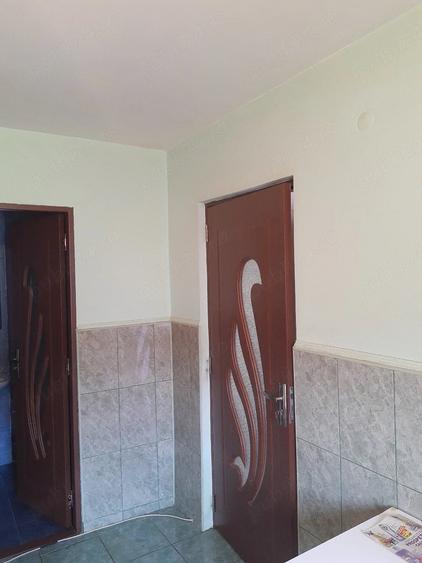Apartament cu 2 camere decomandat în Petros