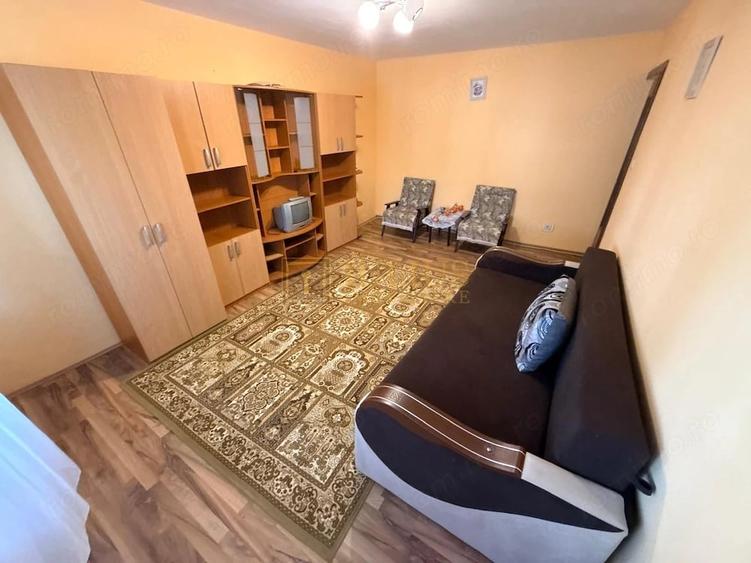 Apartament cu 3 camere decomandat, mobilat în Soarelui