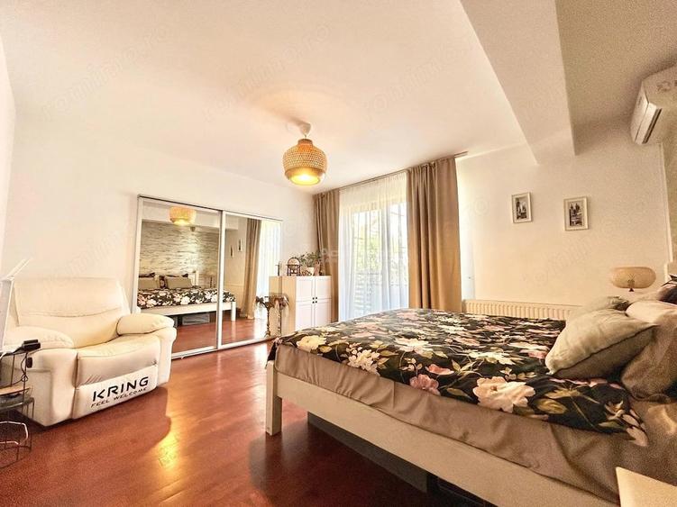 Casă cu 8 camere cu Teren 903 Mp în Odăile