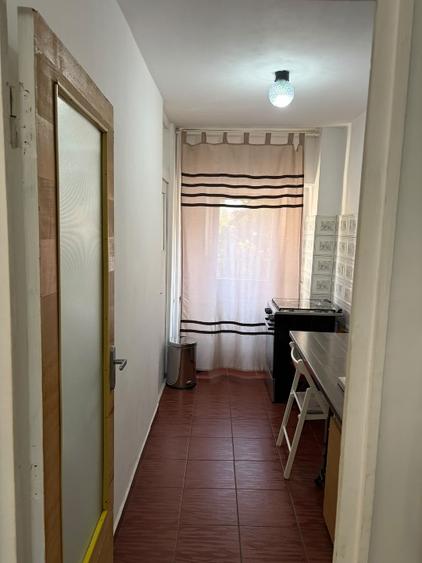 Garsonieră decomandată în 13 Septembrie
