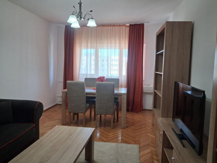 Apartament cu 4 camere decomandat, mobilat în 1 Mai