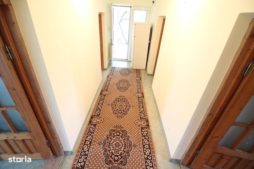Casă cu 3 camere în Vânători