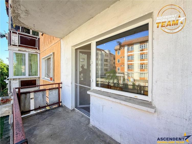 Apartament cu 3 camere decomandat în Central