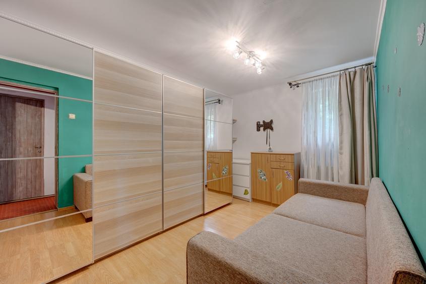Casă cu 5 camere cu Teren 168 Mp în Băneasa