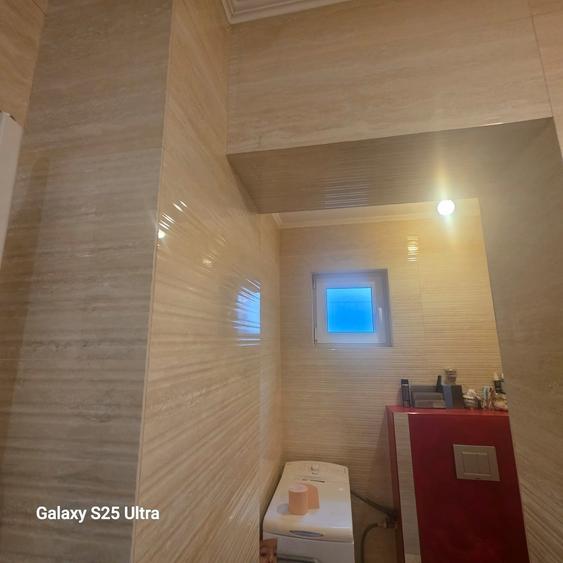 Apartament cu 3 camere decomandat în Polonă