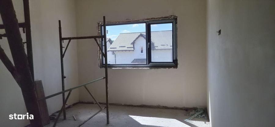Casă cu 4 camere în Bascov