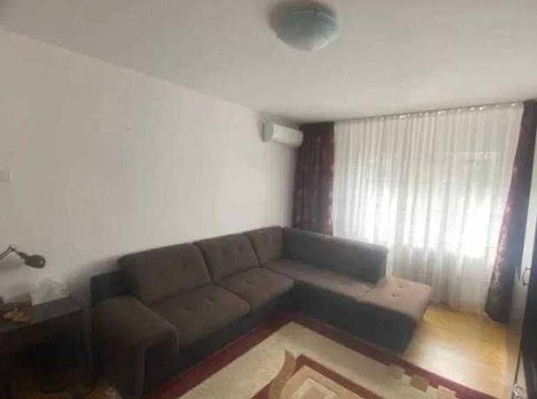 Apartament cu 2 camere decomandat în Rovine