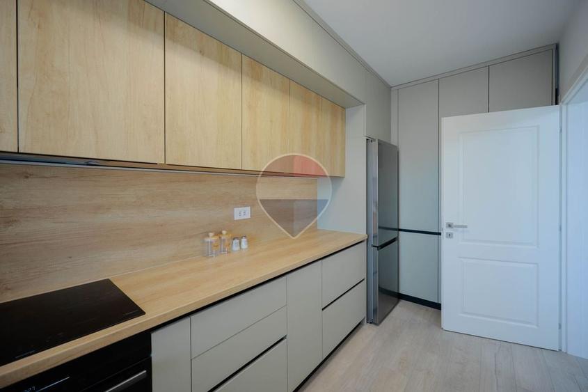 Apartament cu 3 camere semidecomandat, mobilat în Iosia