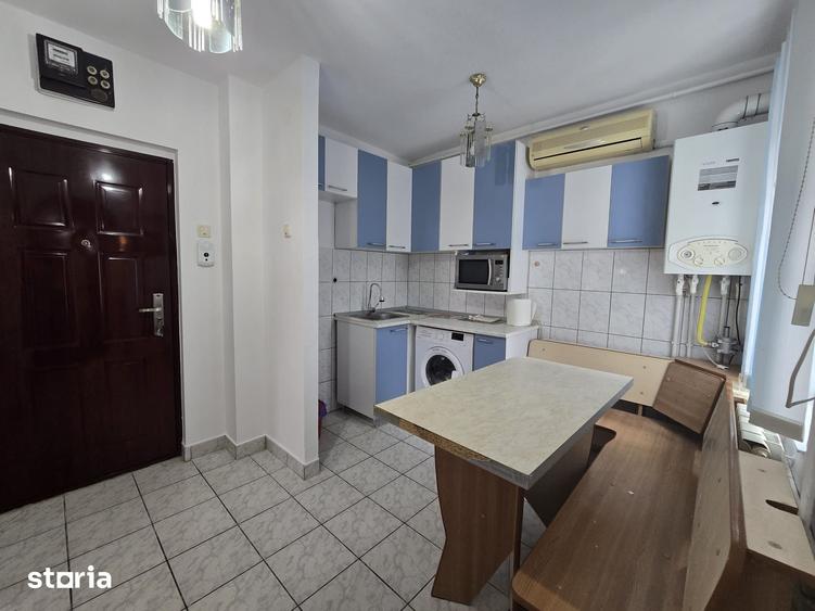 Apartament cu 2 camere decomandat în Micro 14