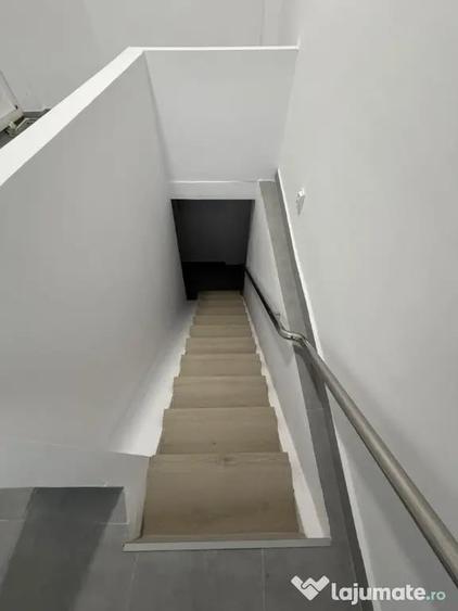 Casă cu 6 camere cu Teren 160 Mp în Central