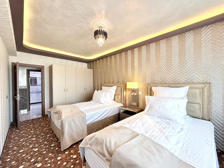 Apartament cu 4 camere în Tractorul