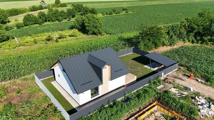Casă cu 4 camere cu Teren 388 Mp în Holboca