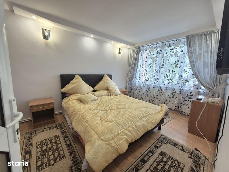 Apartament cu 3 camere semidecomandat în Central