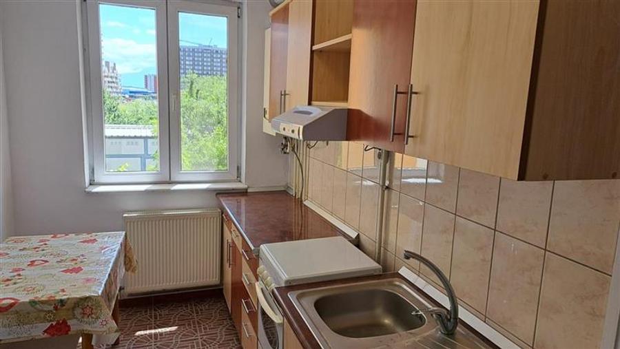 Apartament cu 2 camere decomandat în Mihai Viteazul