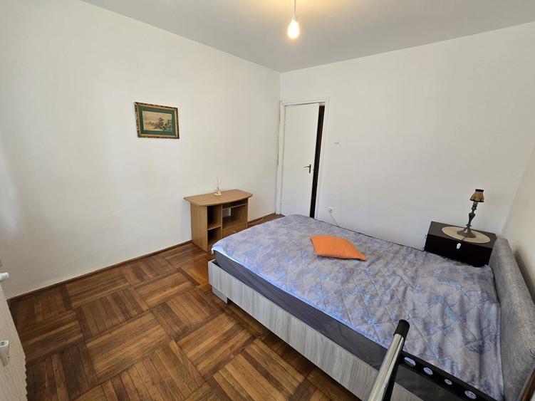 Apartament cu 3 camere semidecomandat, mobilat în Crângași