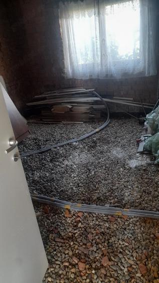 Casă cu 2 camere cu Teren 30 Mp în Central