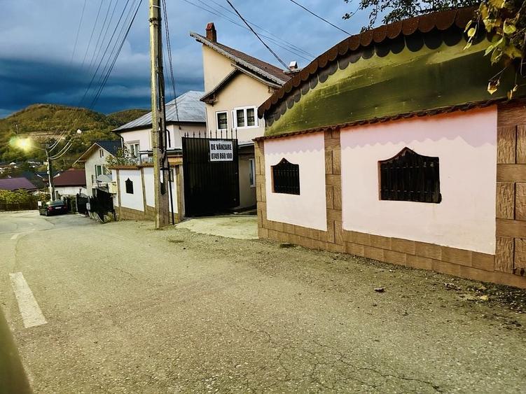 Casă cu 3 camere în Central