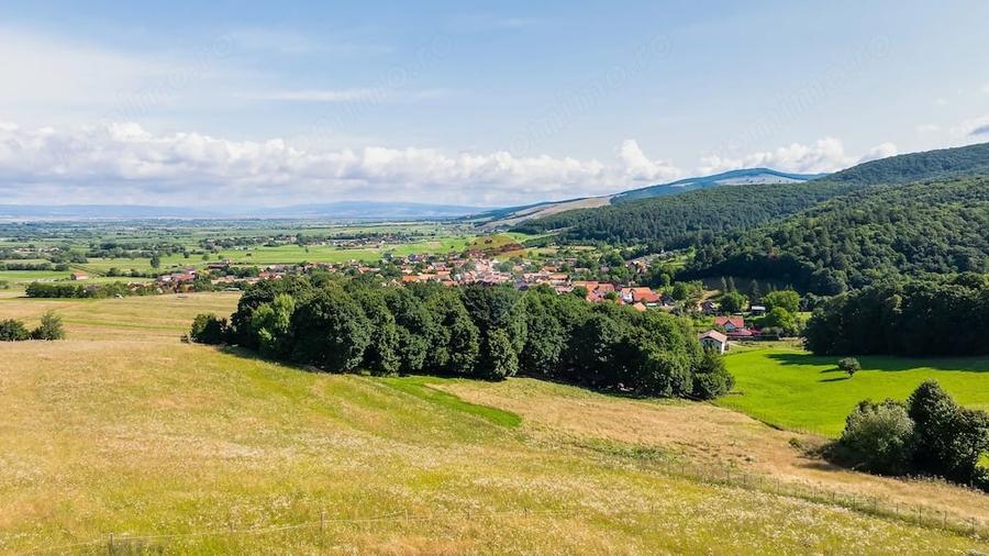 Casă cu Teren 16873 Mp în Mărcuș