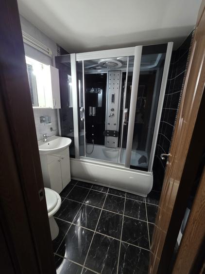 Apartament cu 3 camere decomandat în Rogerius