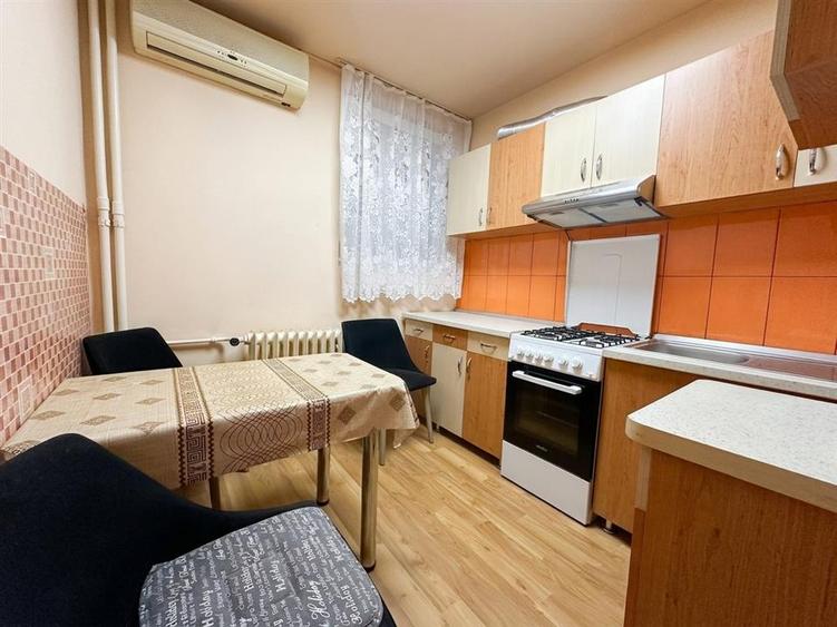 Apartament cu 2 camere decomandat în Decebal