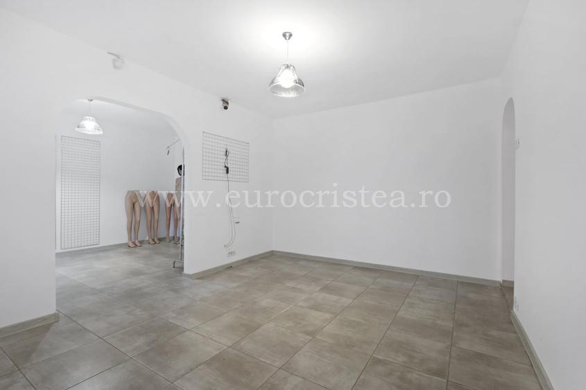 Apartament cu 2 camere de vânzare în Mangalia – Renovat, parter, Strada Sirenei - 2