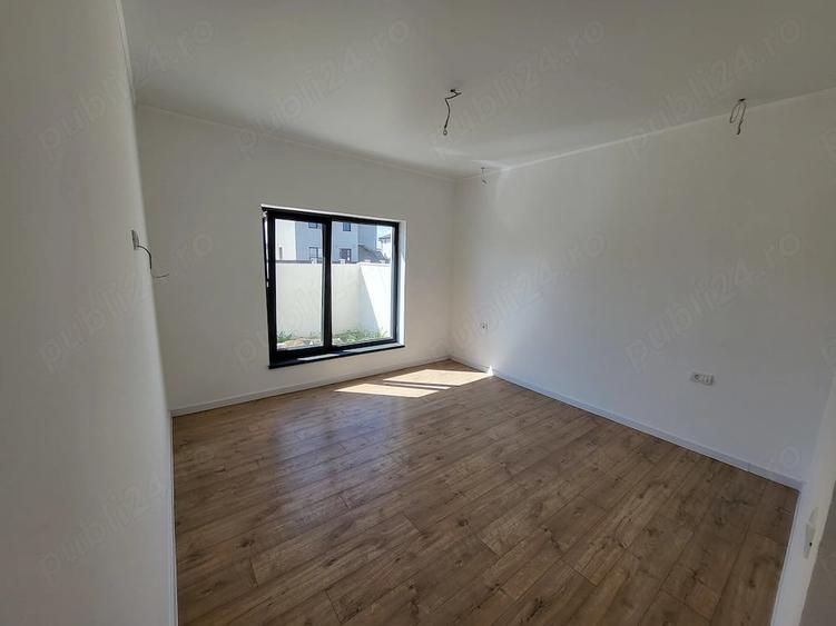 Casă cu 4 camere cu Teren 373 Mp în Agigea