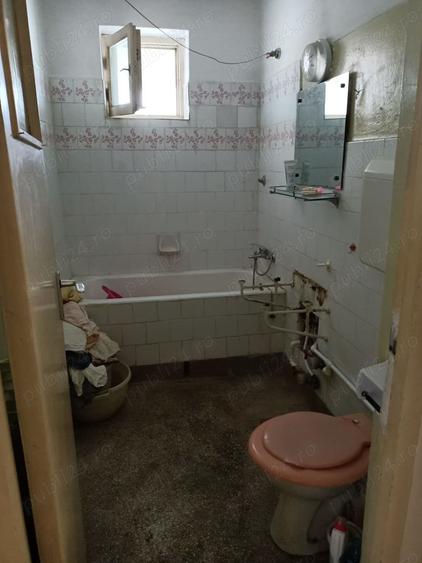 Apartament cu 3 camere decomandat în Lujerului